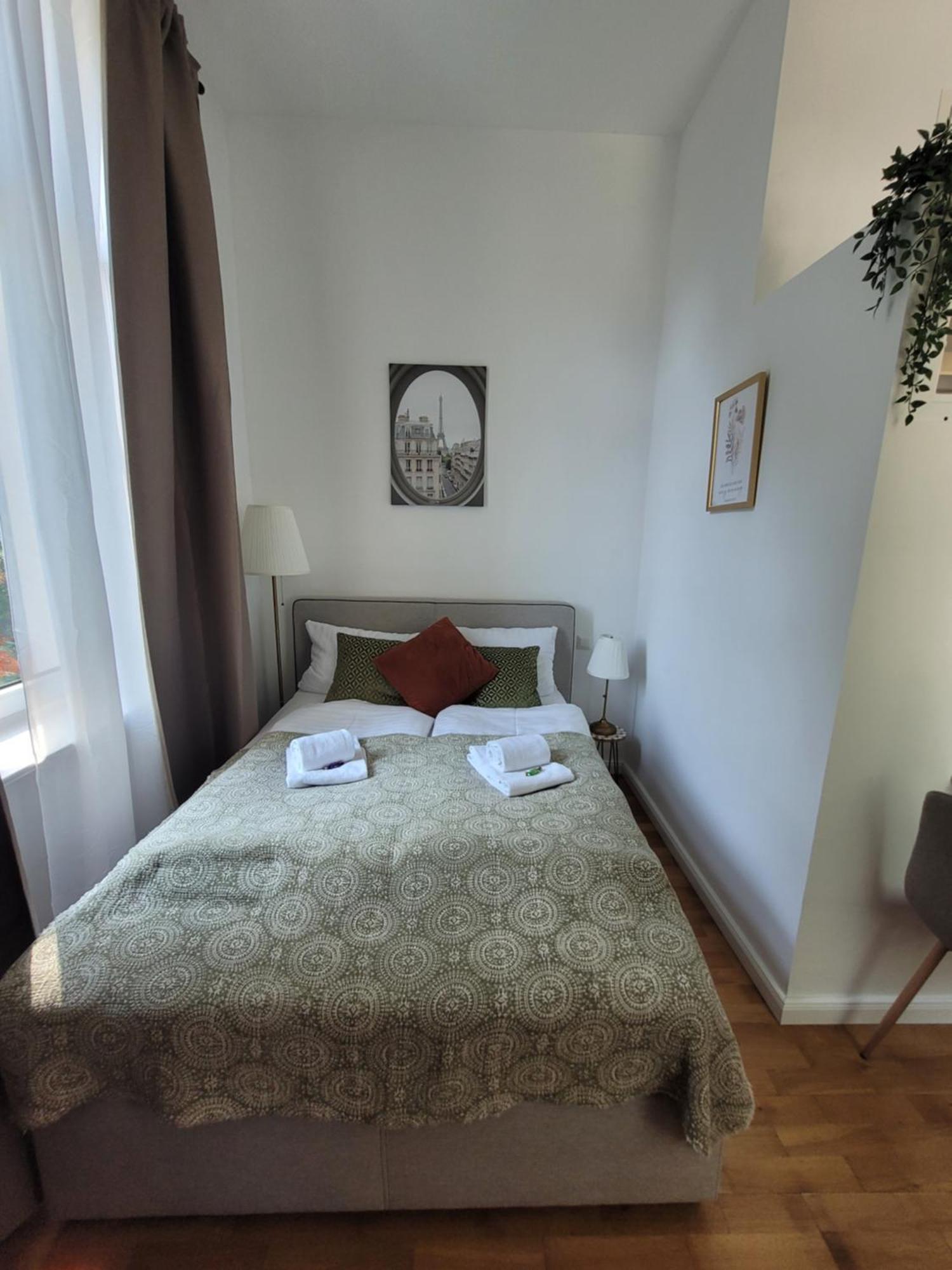 Stay Studio 1 Zentral Balkon Parkplatz Бад-Пірмонт Екстер'єр фото
